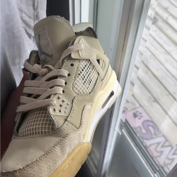 Nike Air Jordan 4 - Beige and White - Picture 2 of 2